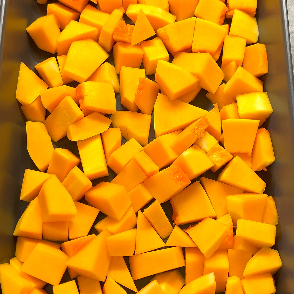 arrange butternut squash in a baling dish