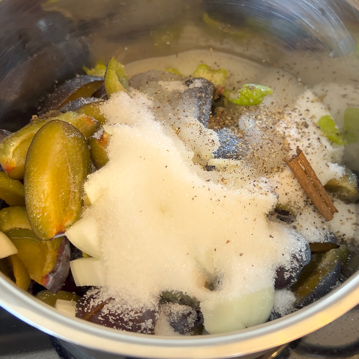 add remaining spices to the plums