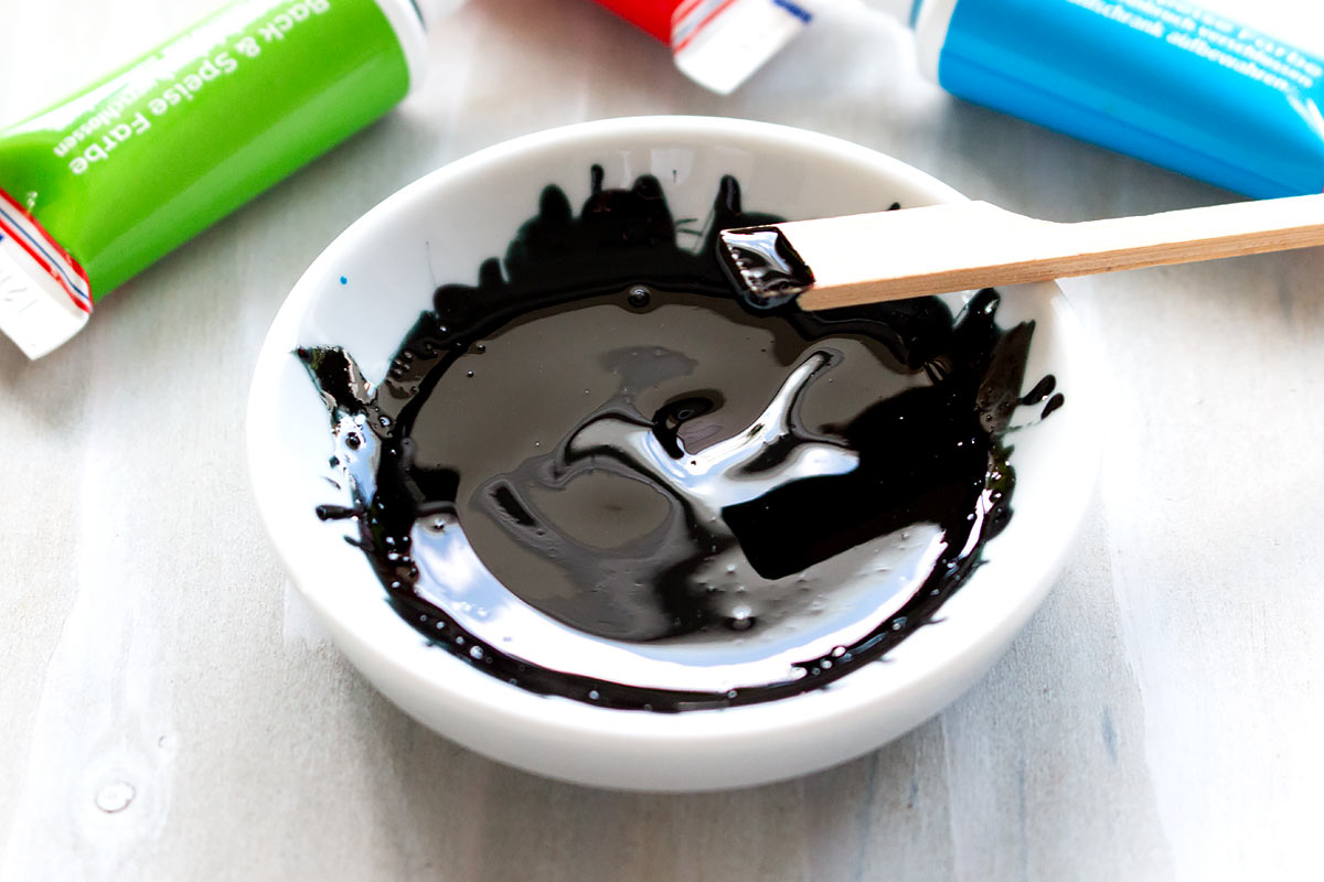 preparing black food coloring