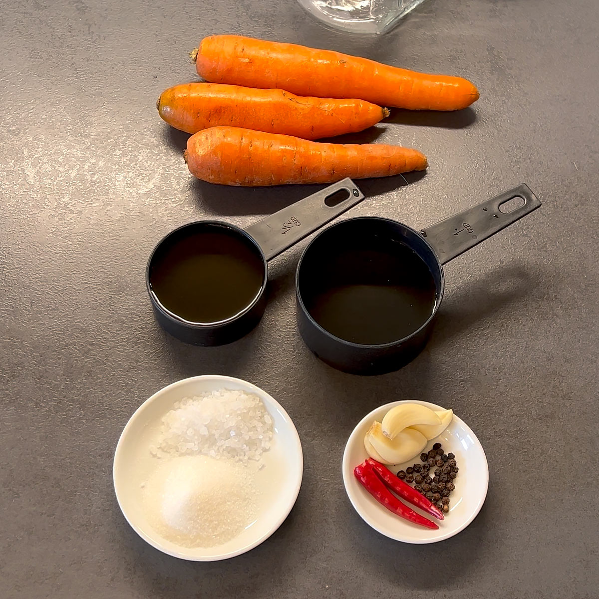 10 Minute Pickled Carrots (Refrigerator) ingredients
