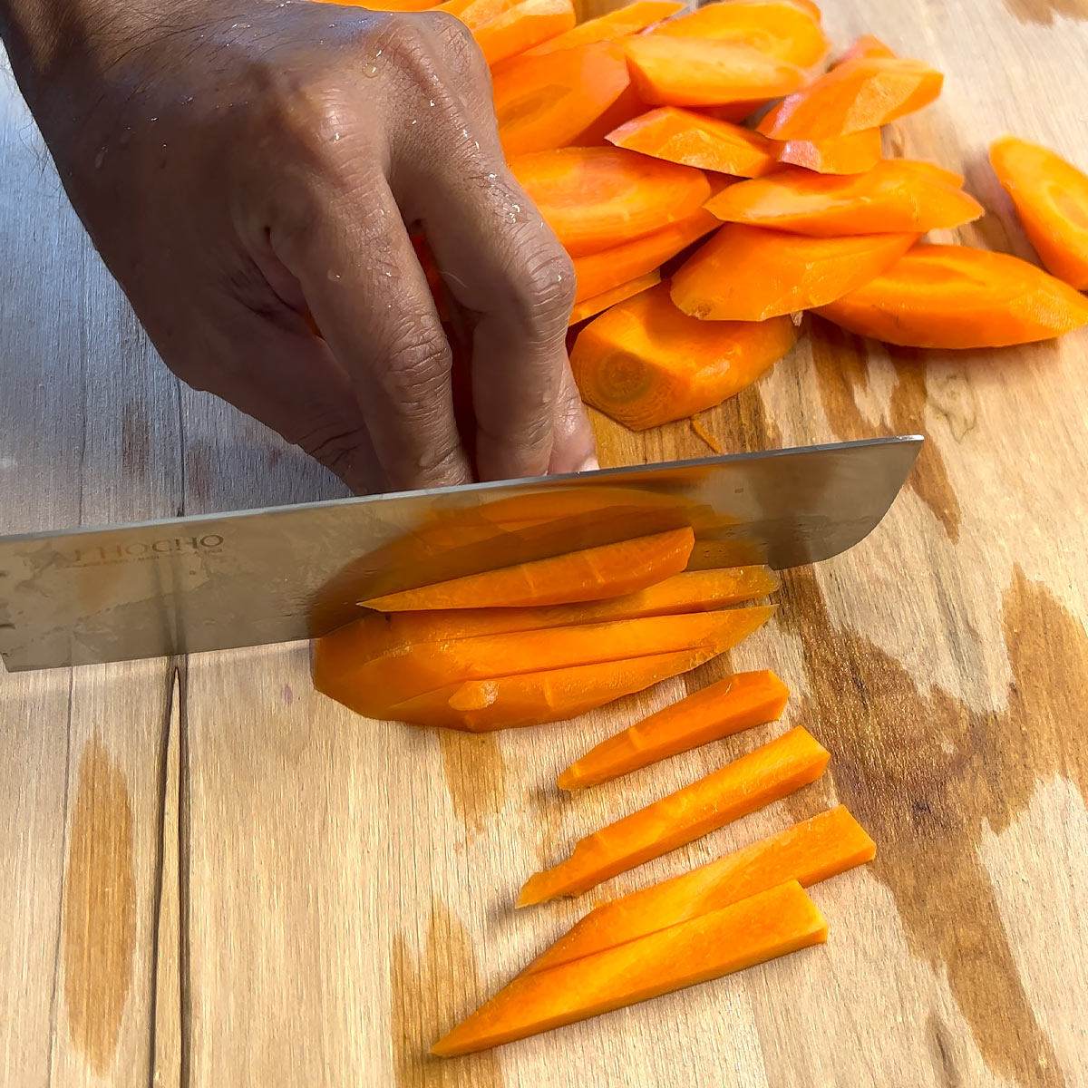 cut carrots into sticks