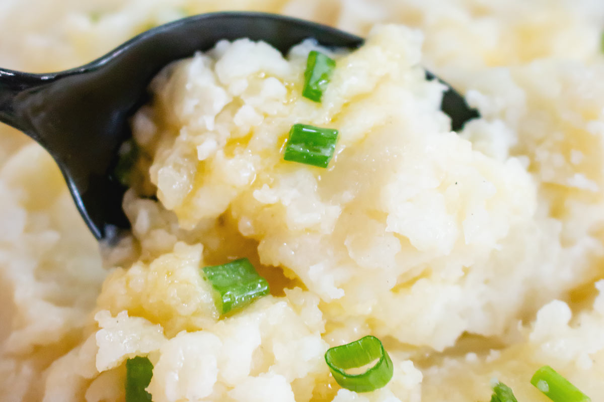 close up mashed potatoes