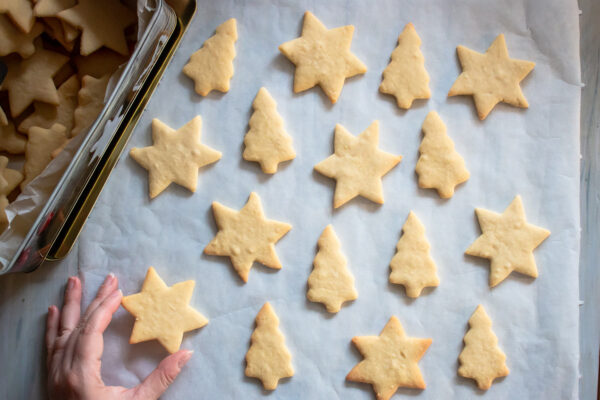 cut out baked sugar cookies