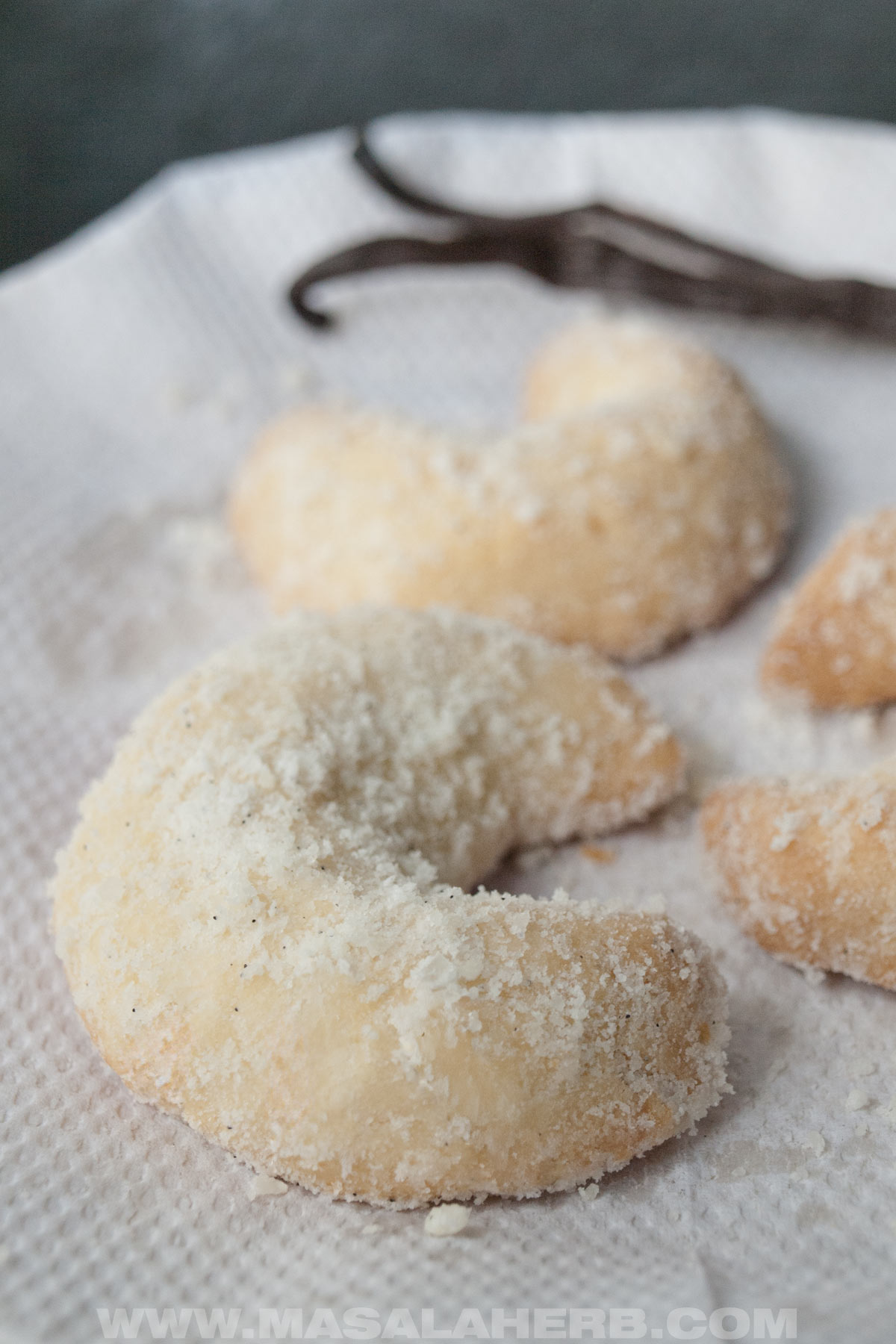 Vanilla crescent cookies