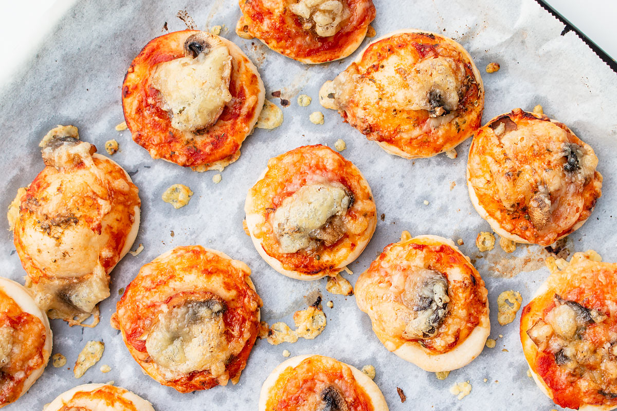mini baked pizza bites