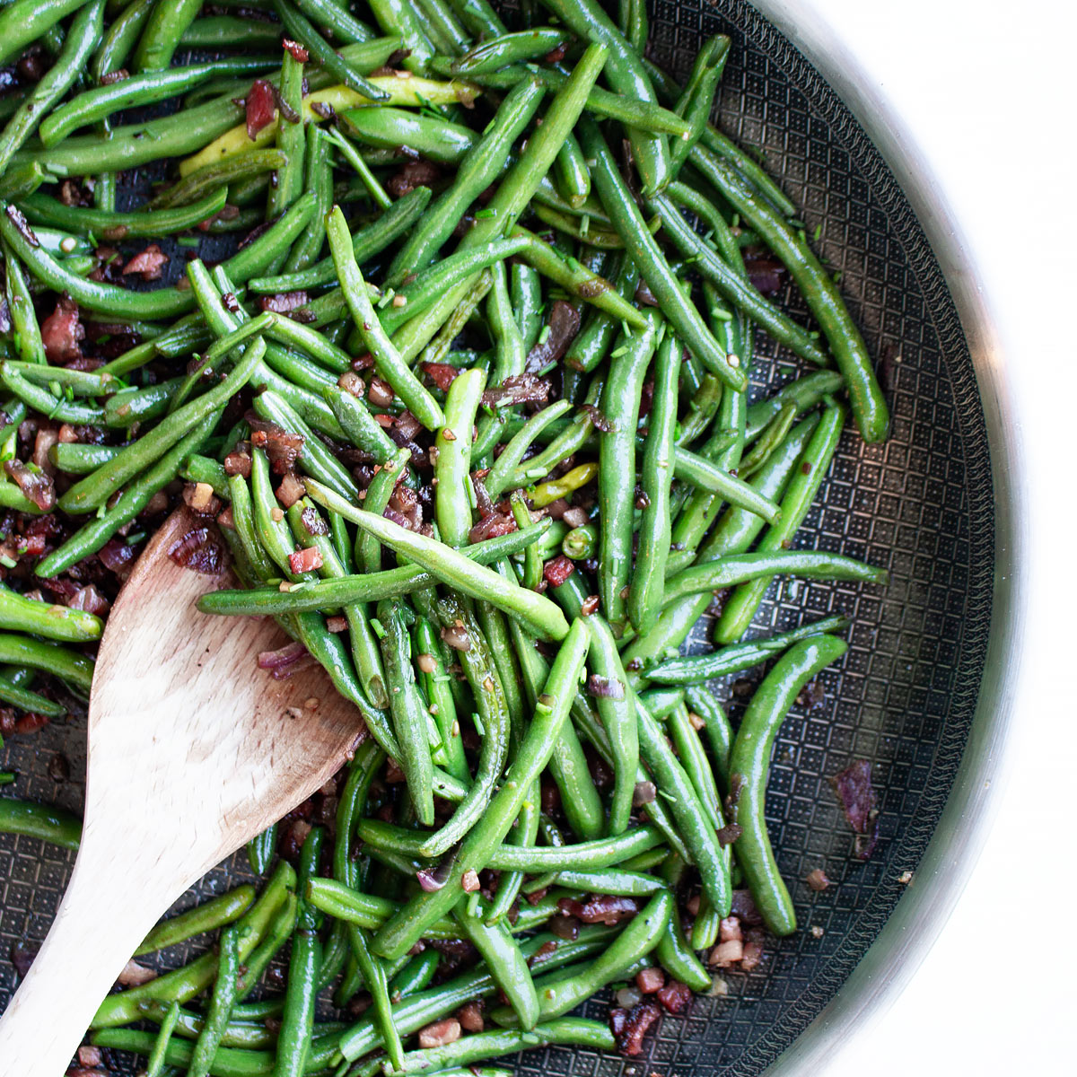 Quick Skillet Green Beans with Bacon