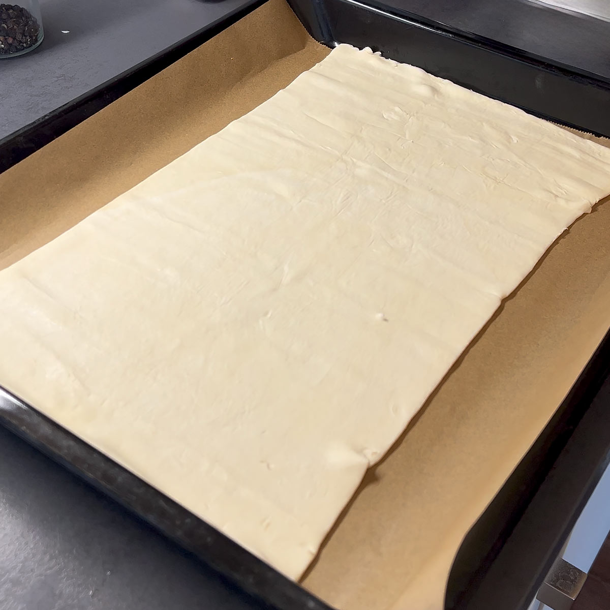 roll out puff pastry dough